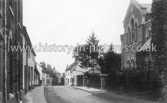 New Street and Congregational Church, Dunmow, Essex. c.1915